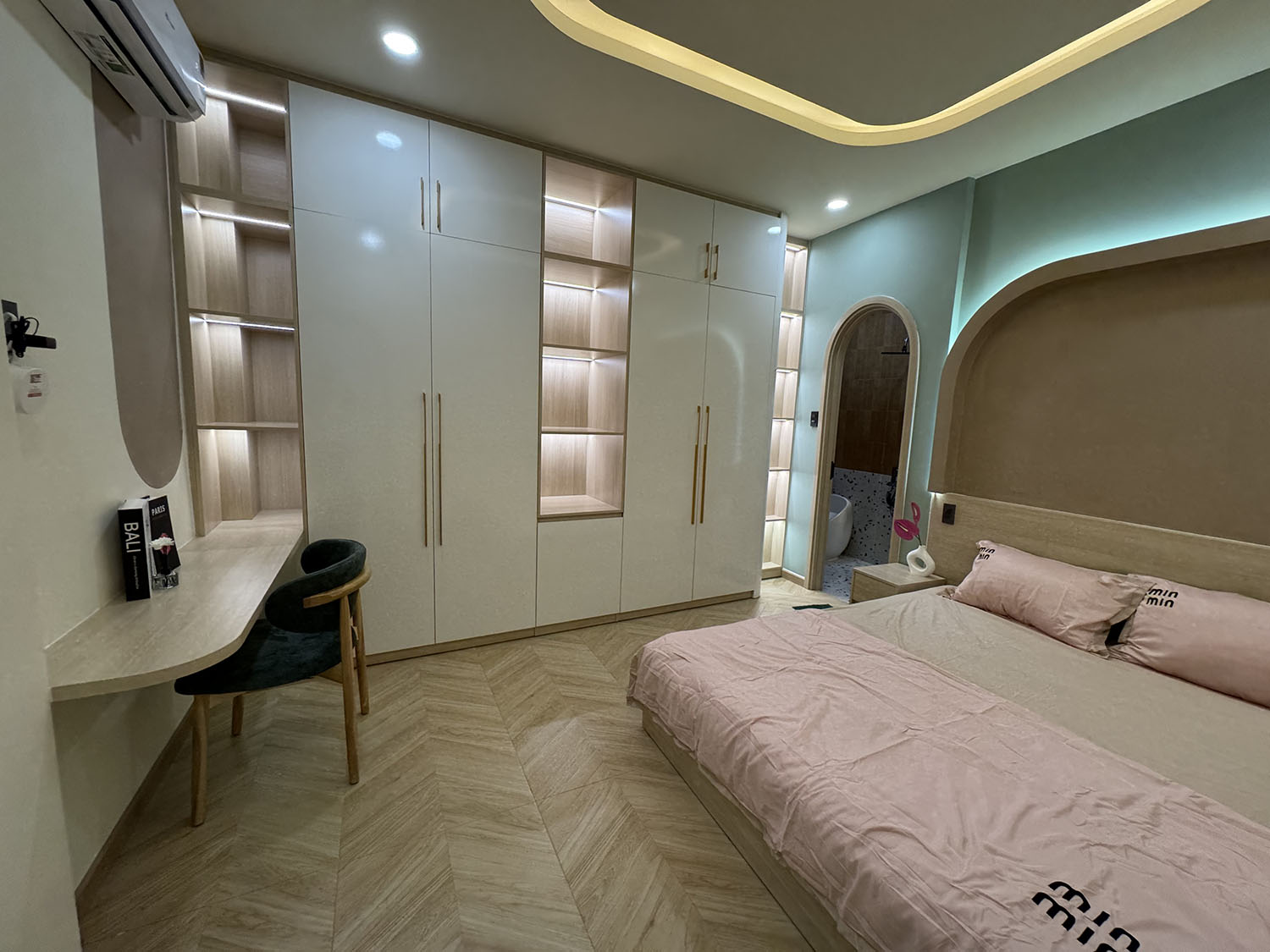 Tuyệt phẩm nhà phố 2 lầu (3,9m nở hậu 5,5m x 11m) full nội thất cao cấp khu VIP Thích Quảng Đức